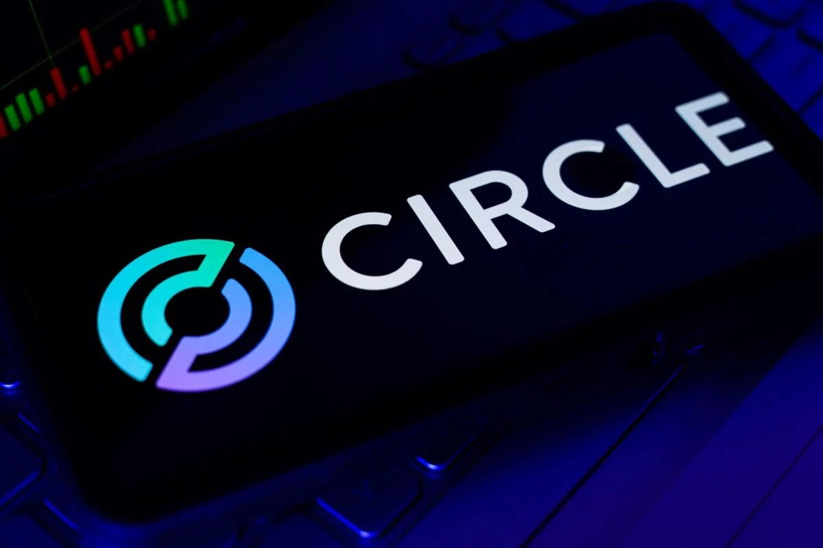 Cathie Wood's ARK Invest Buys $13.7M in Circle Shares, Sells Robinhood Stock