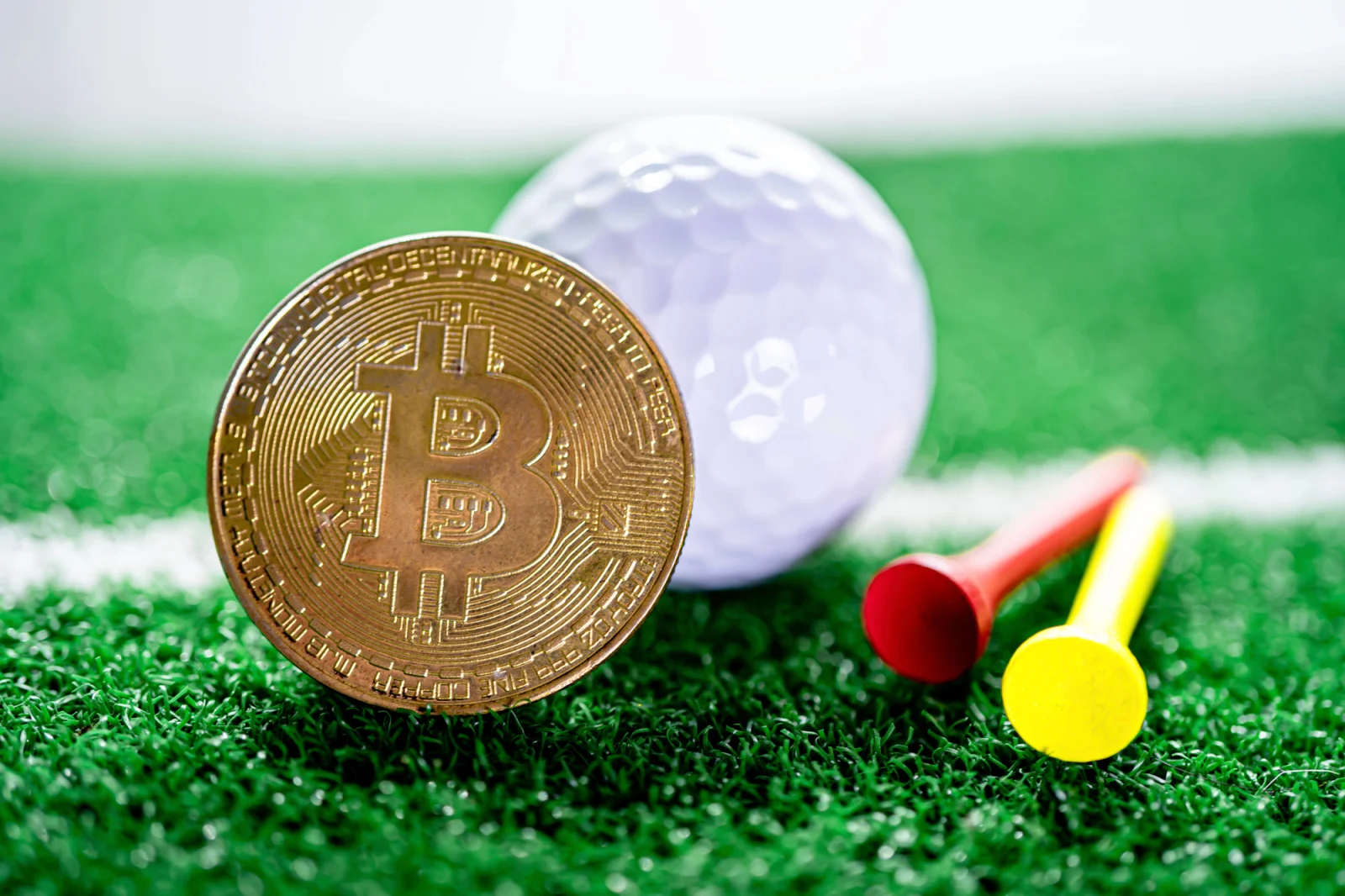 Rich People Buy Bitcoin: Michael Saylor Compares BTC Strategy to Golf